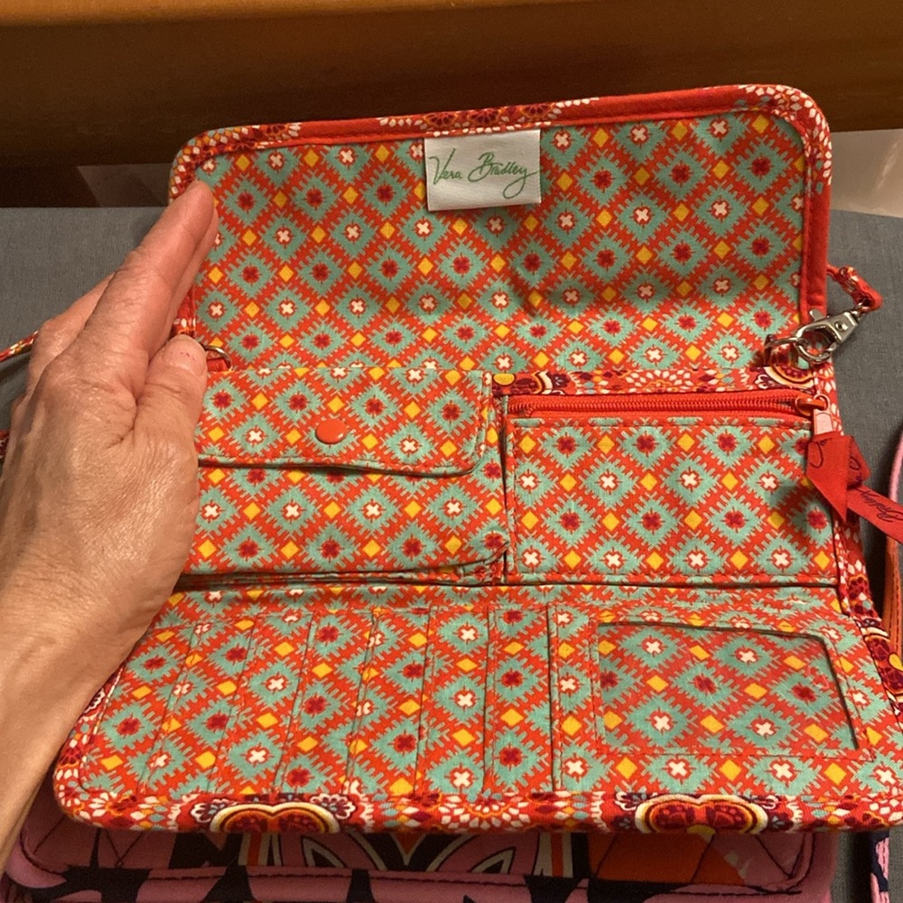 Vera bradley croos body purse wallet like new - Picture 3 of 3